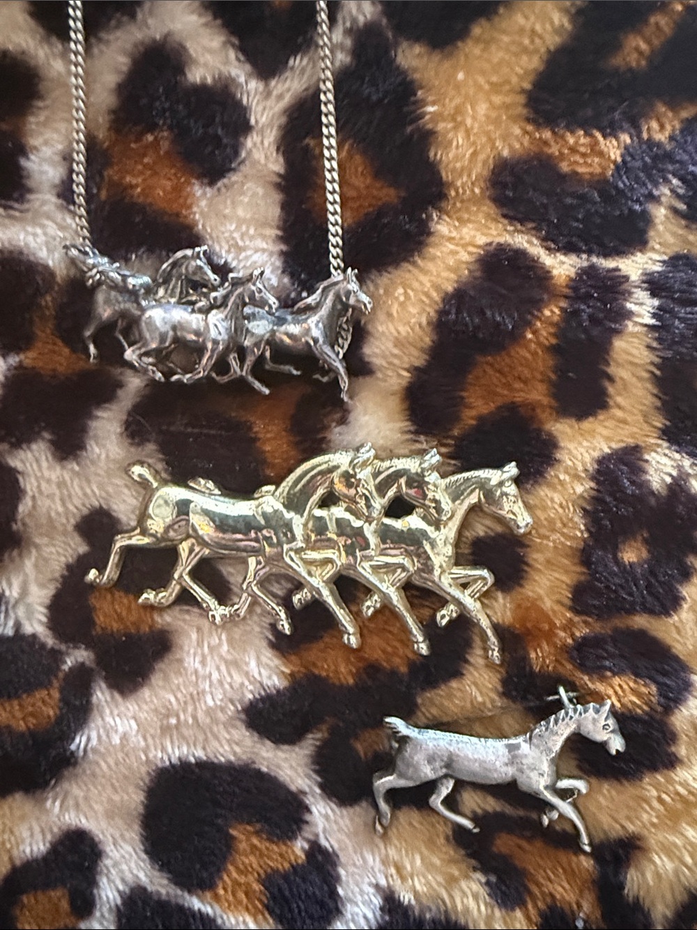 Equestrian lovers!  Beautiful Horse necklace and brooch lot.